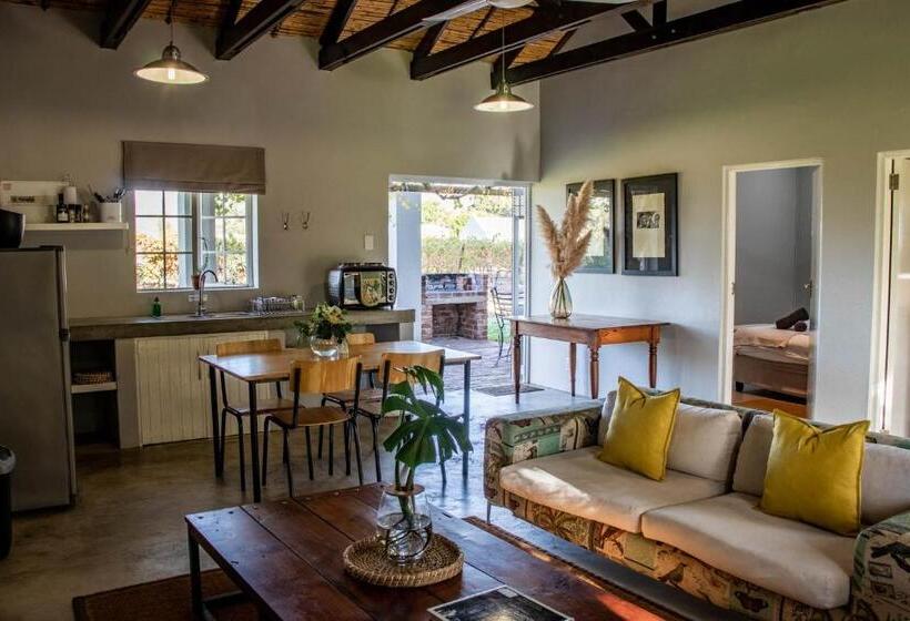 Семейный Номер, Saronsberg Vineyard Cottages