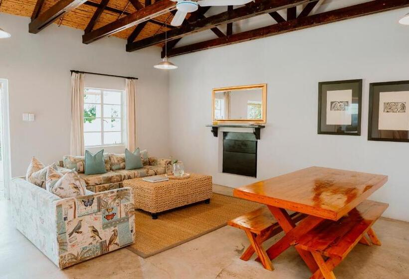 Семейный Номер, Saronsberg Vineyard Cottages