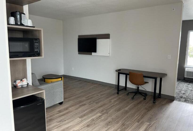 Люкс, Comfort Inn & Suites New Port Richey Downtown District