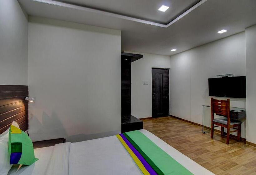חדר דלוקס, Treebo Seven Suites