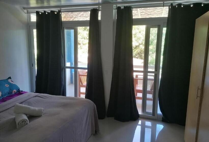 اتاق لوکس با بالکن, Villa Jana, Bantayan, Santa Fe