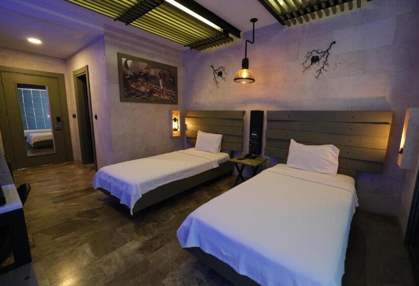 プールビュースタンダードルーム, Kosa Otel çeşme
