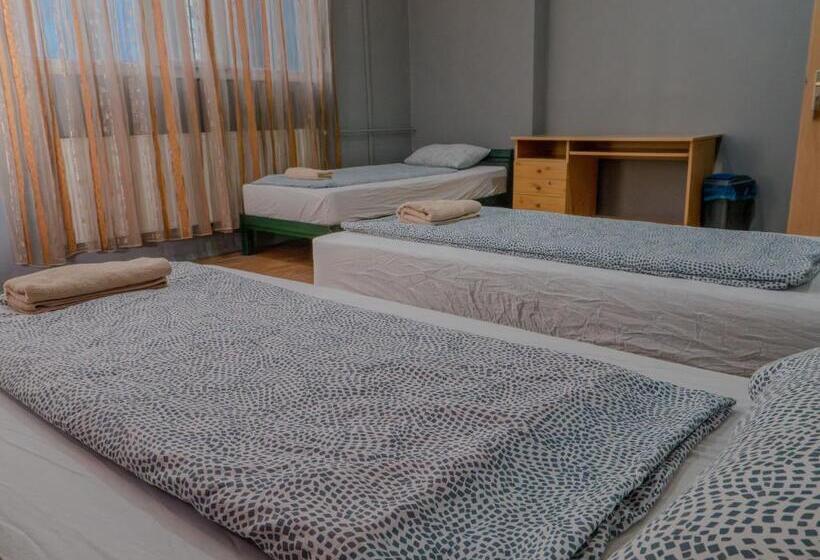 스탠다드 트리픔 룸 공동욕실, Deep Guest House