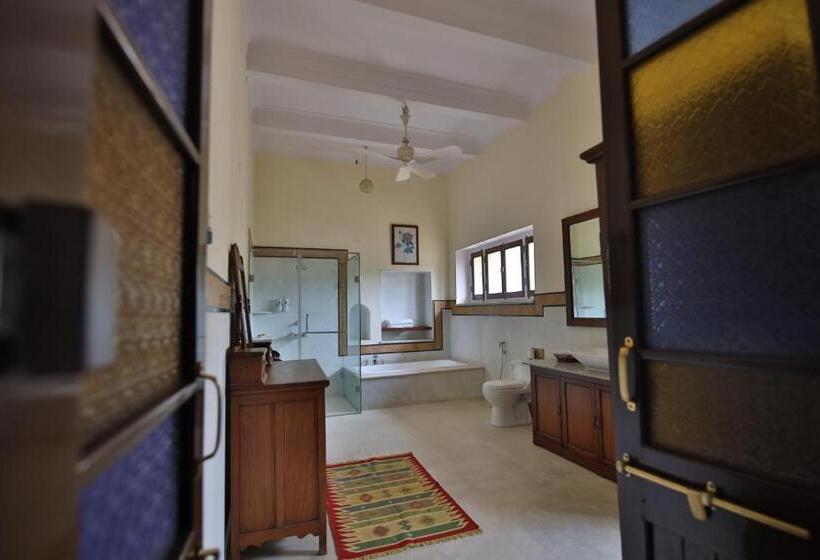 套房带泳池景, Roop Niwas Kothi, Near Mandawa