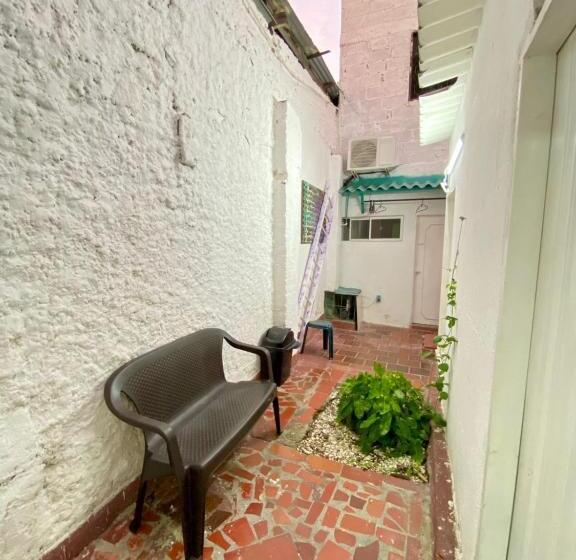 اتاق استاندارد با سرویس بهداشتی مشترک, Aurelia Compartida Hospedaje