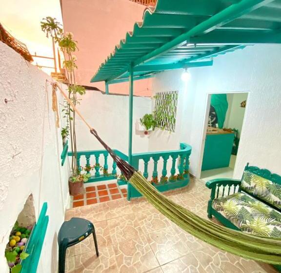 اتاق استاندارد با سرویس بهداشتی مشترک, Aurelia Compartida Hospedaje