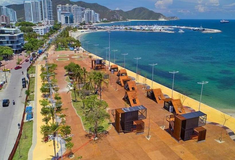 اتاق استاندارد چهار تخته, Aurelia Compartida Hospedaje