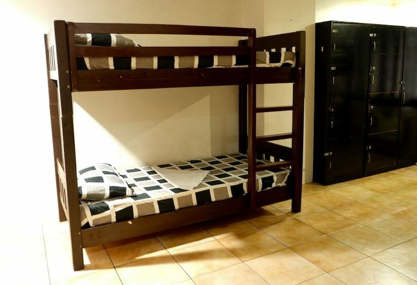 Семейный Номер, The Fort Budget Hotel   Bonifacio Global City   Hostel
