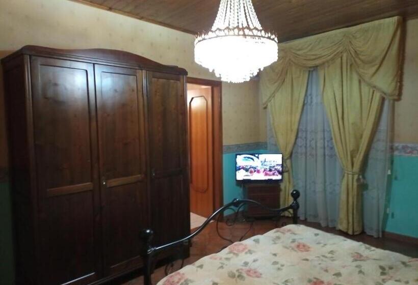 Номер Economy, Baron Sroom