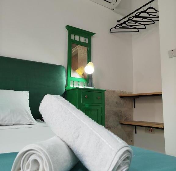 اتاق استاندارد با چشم‌انداز شهر, Limestone Sun Suites