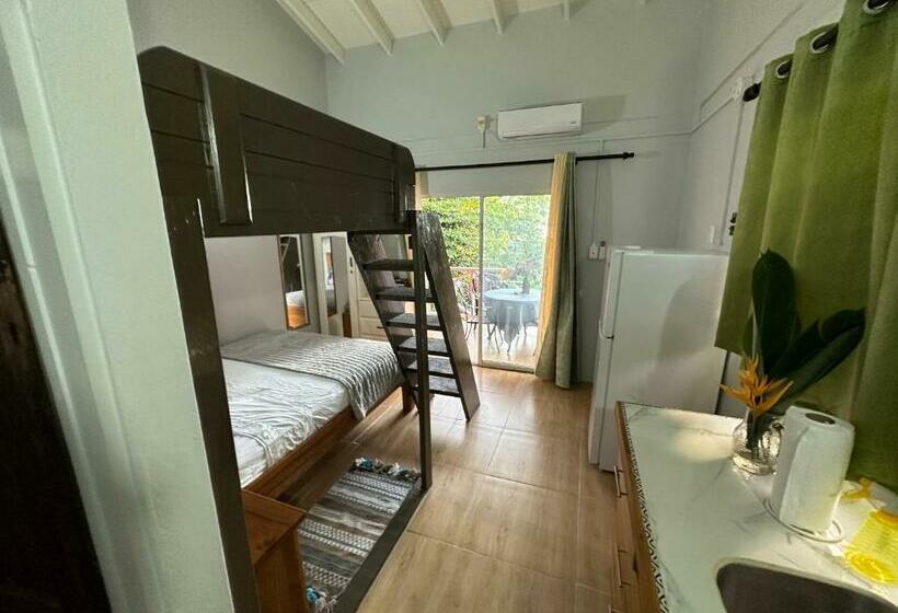 اتاق استاندارد سه تخته با بالکن, Guava Shores Castara