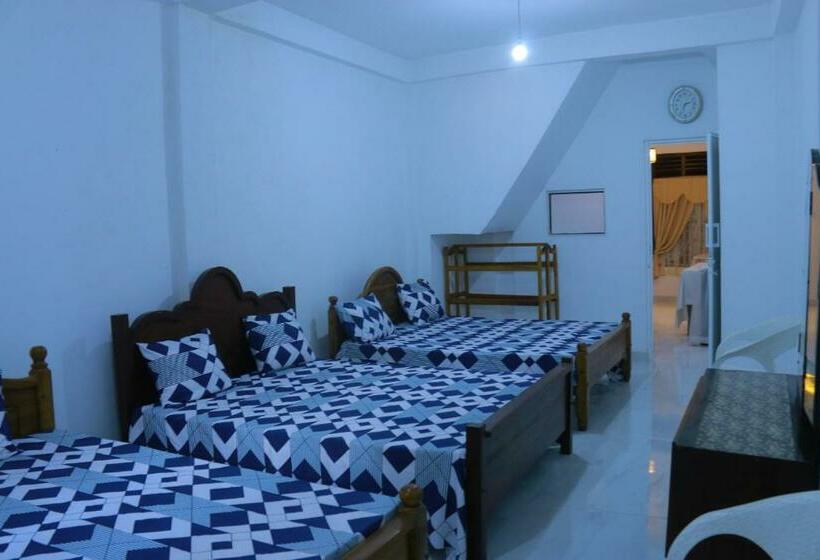 家庭间, Rochesta Holiday Inn