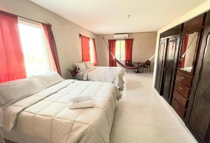 سوئیت جونیور خانوادگی, Arnold S Guest House