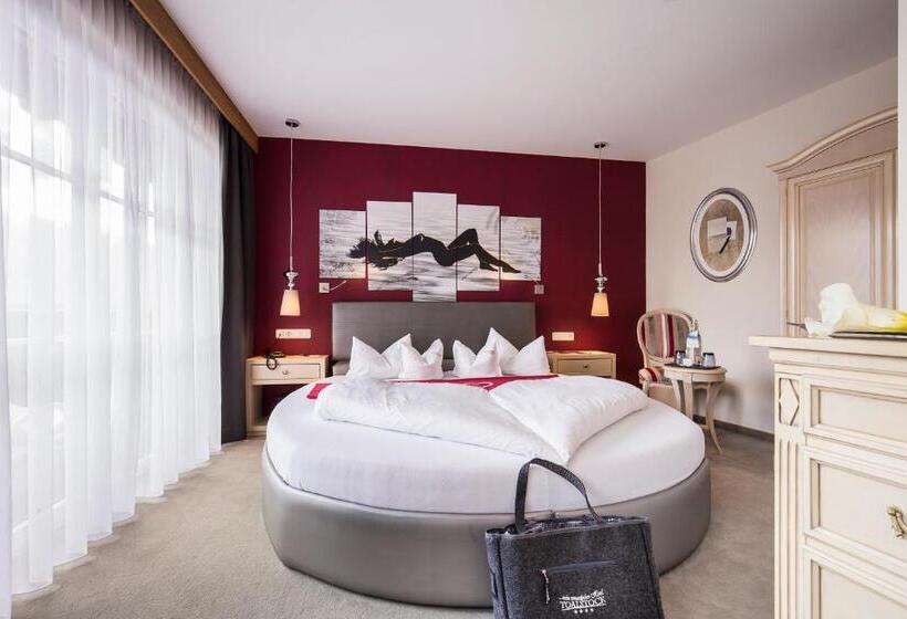 Полулюкс с Балконом, .. Mein Romantisches Hotel Toalstock