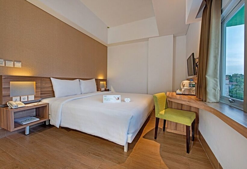 Номер Deluxe, Whiz Prime Hotel Balikpapan