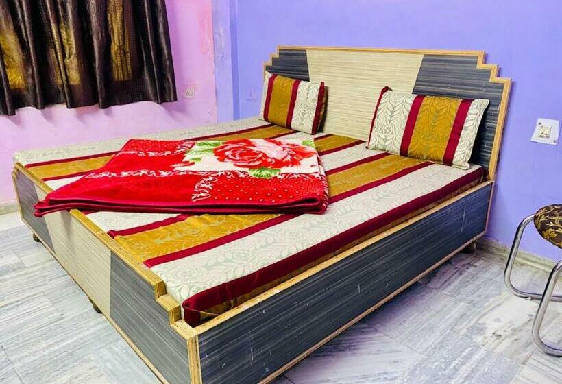 Номер Deluxe, Raj   Near Railway Station , Haridwar