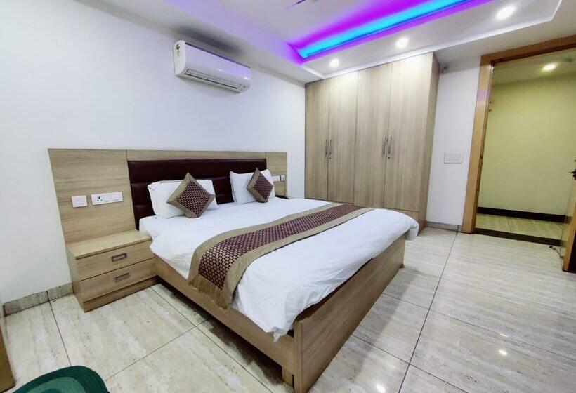 اتاق لوکس, Blueneck Sec 47 Near Ikea Gmp Gurugram