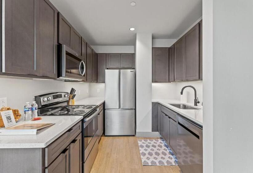 Номер Стандарт, 175 Lex   Walkable Downtown Lexington & Rupp Arena   Full Condos