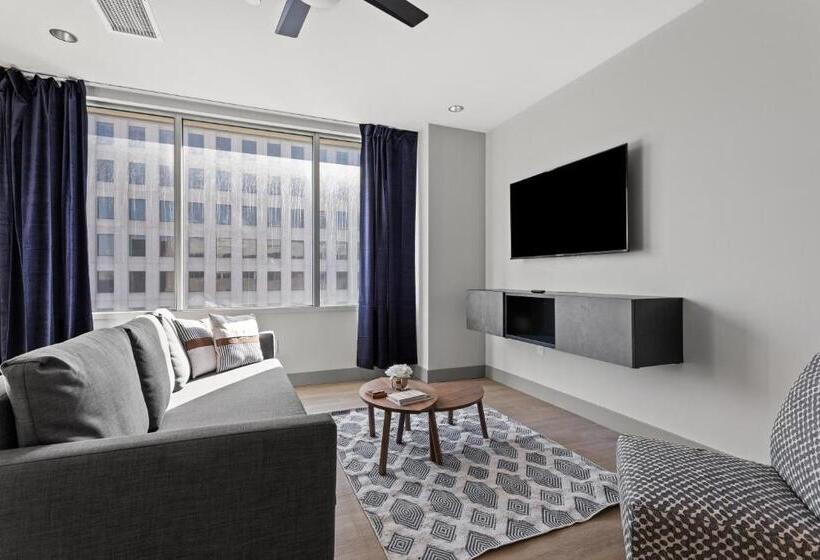 Апартаменты 2 Спальни, 175 Lex   Walkable Downtown Lexington & Rupp Arena   Full Condos