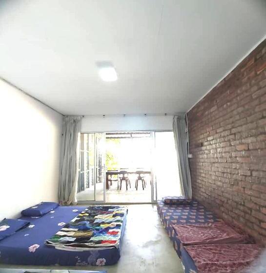 Семейный Номер, Oyo Home 90641 Naga Puri Beach Retreat