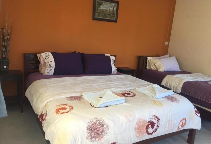 Трехместный Номер Deluxe, Sofia