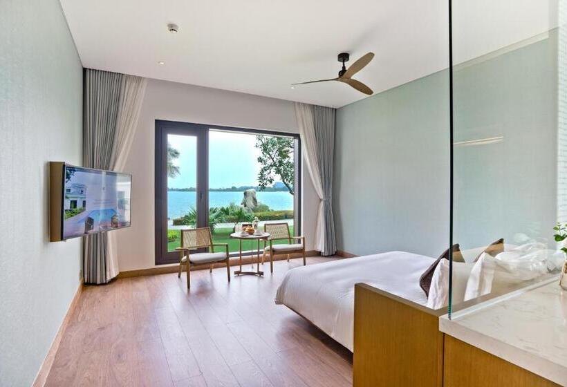 اتاق استاندارد با چشم‌انداز دریاچه, The Five Villas & Resort Ninh Binh