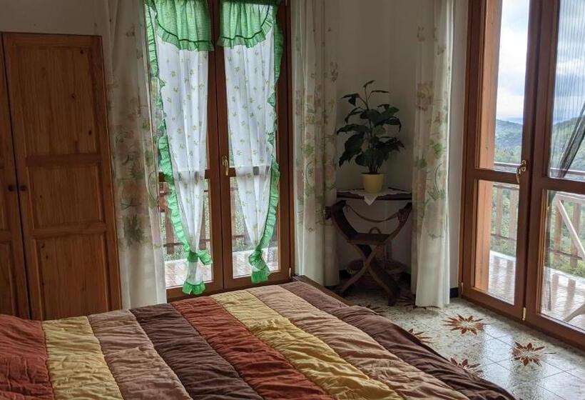 Трехместный Номер Стандарт с Балконом, La Margherita Di Teriasca