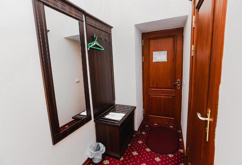 اتاق استاندارد یک نفره, Yangi Sharq