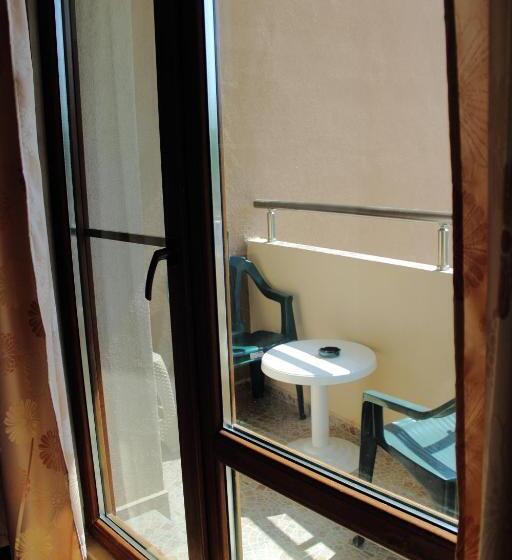标准间, Tangra Guest House