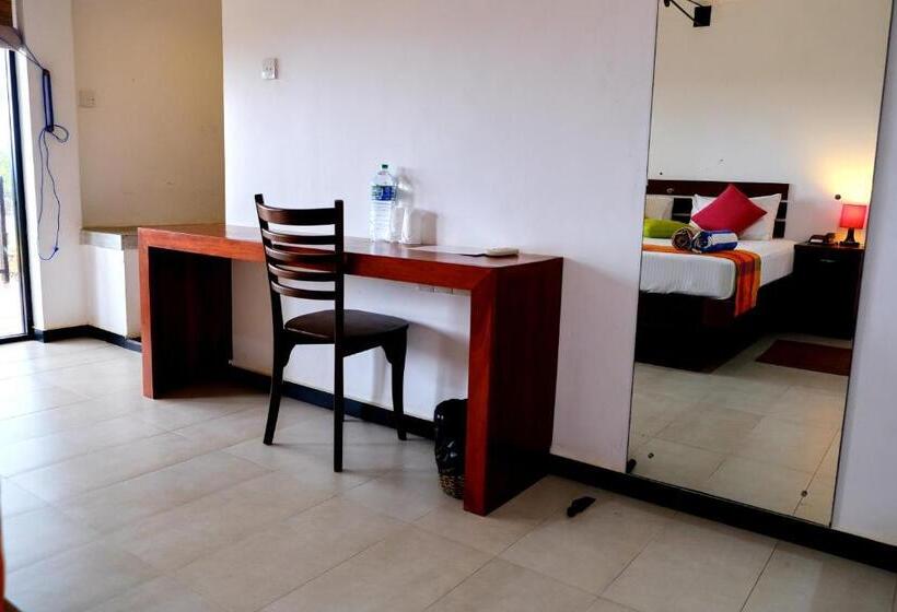 اتاق لوکس با تخت بزرگ, Wellé Wadiya Beach Villa