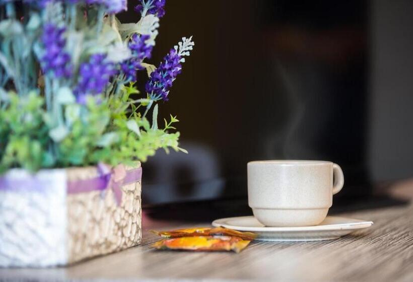 デラックスファミリールーム, Lavender Inn Nusa Bestari