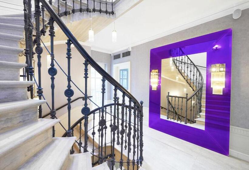 Люкс, Aria Hotel Budapest By Library Hotel Collection