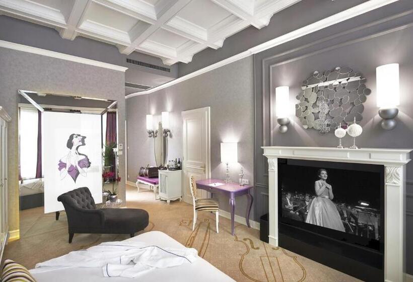 Люкс, Aria Hotel Budapest By Library Hotel Collection