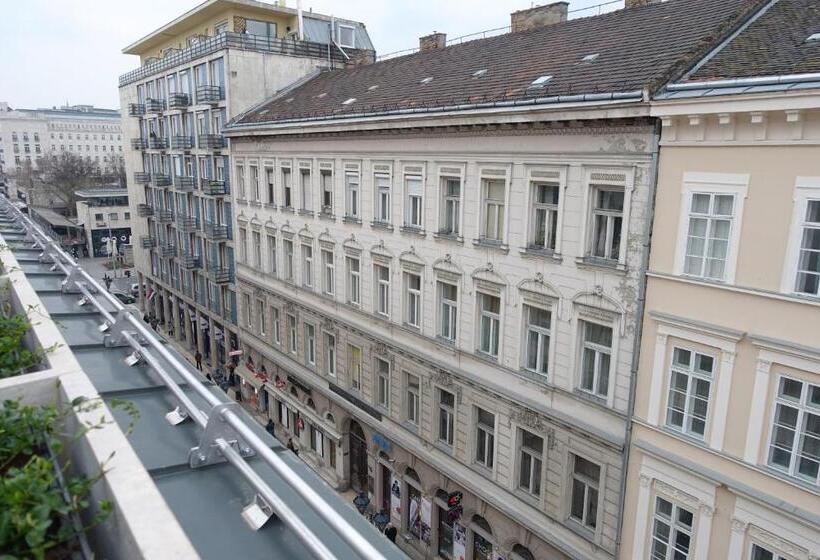 Стандартный Номер Кровать Кинг, Aria Hotel Budapest By Library Hotel Collection