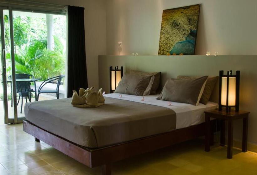 标准房带园景, Battambang Resort