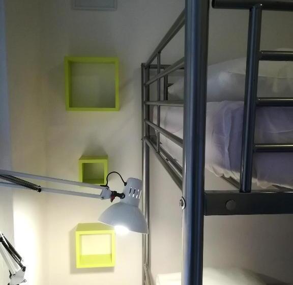 اتاق استاندارد, Hostel 24