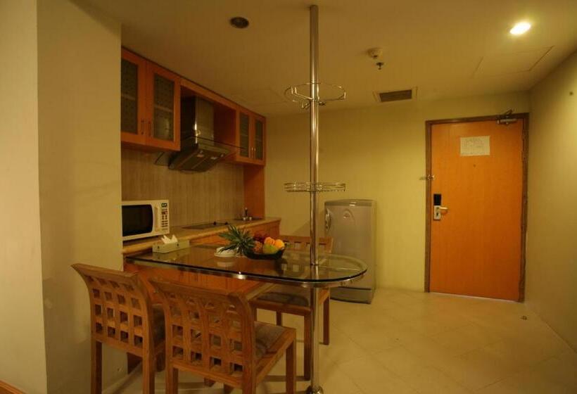 سوییت سوپریور, Lakeshore Hotel & Apartments