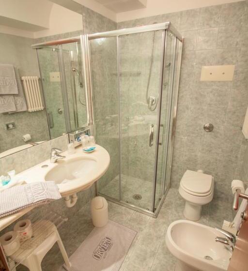 اتاق استاندارد سه نفره, Terme Orvieto