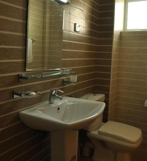 Трехместный Номер Стандарт с Балконом, Nooit Gedacht Holiday Resort Unawatuna