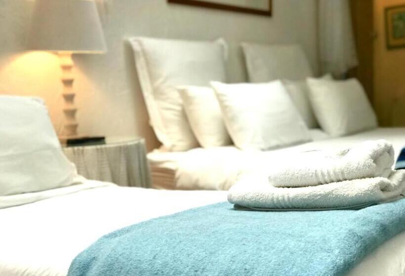 Семейный Номер, Athenian Villa