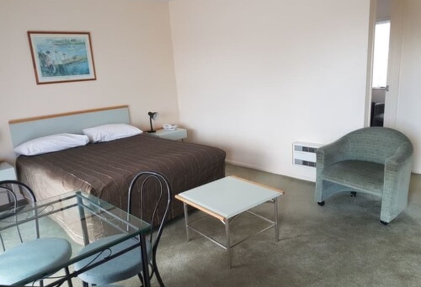 패밀리 룸, Pavilion Motel & Conference Centre