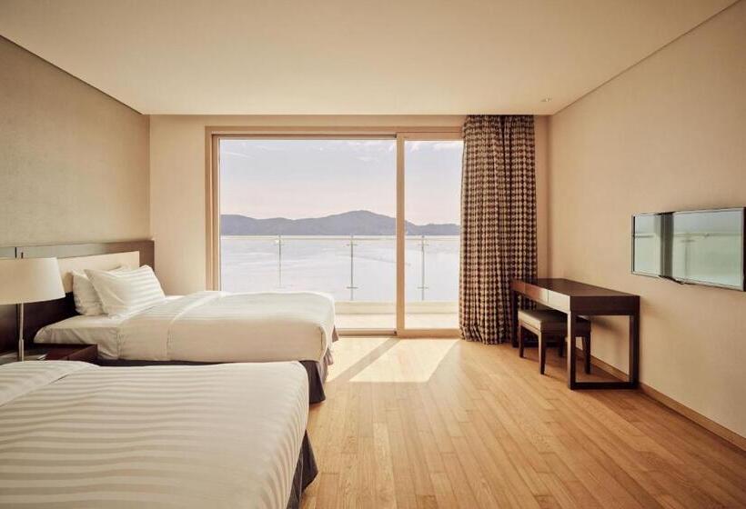 سوییت با چشم‌انداز دریا, Sono Calm Geoje