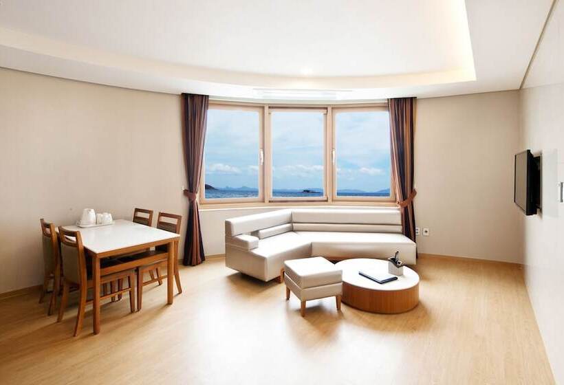 سوییت با چشم‌انداز دریا, Sono Calm Geoje