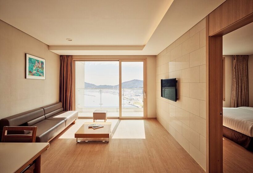سوئیت با چشم‌انداز, Sono Calm Geoje