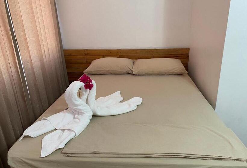 Четырехместный Номер Стандарт, La Hacienda Rooms & Food