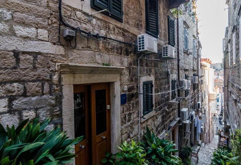 شقة غرفة واحدة, Apartments Minerva