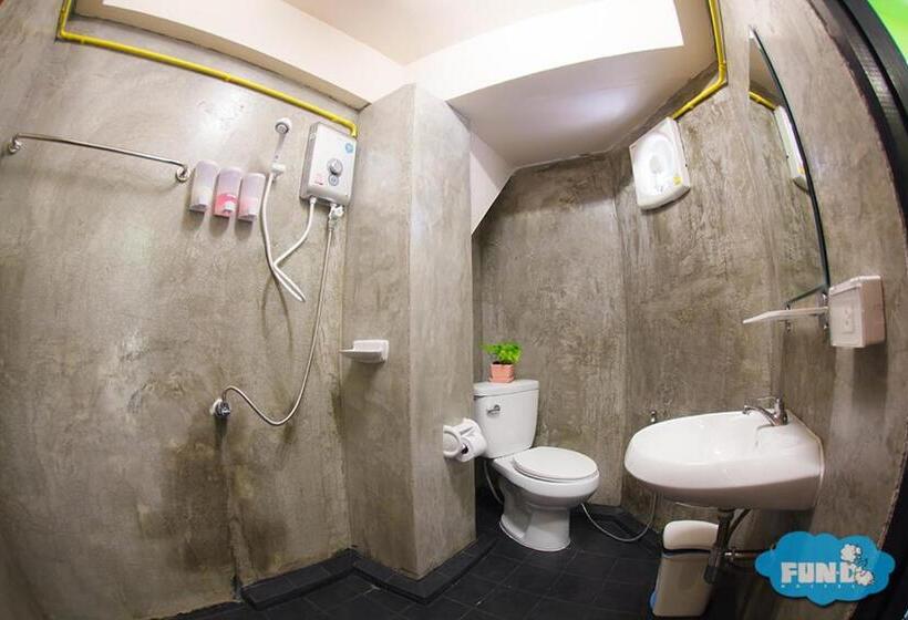 豪华房间, Fun D Hostel Chiang Rai