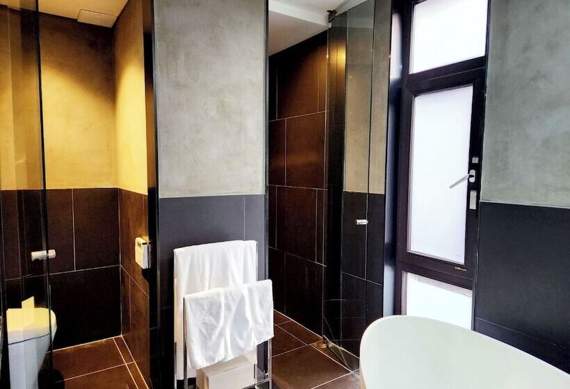 اتاق لوکس, Js Boutique
