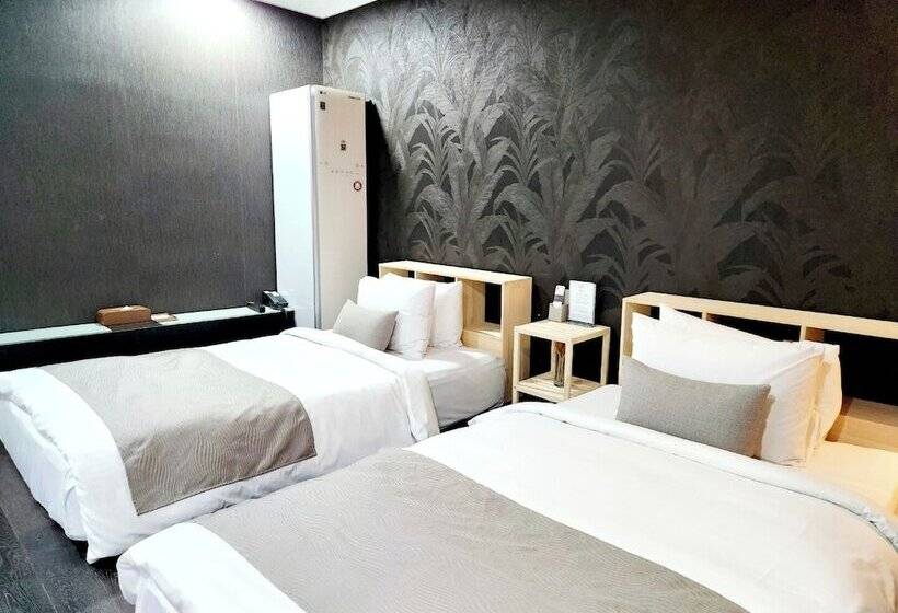 اتاق لوکس, Js Boutique