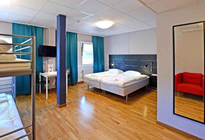 Семейный Номер Deluxe, Spoton Hostel & Sportsbar